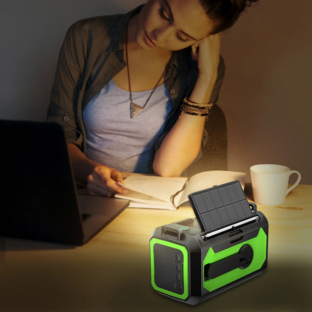 12000mAh Notfallradio mit zwei Solarpanels & Kurbel (AM/FM/NOAA)